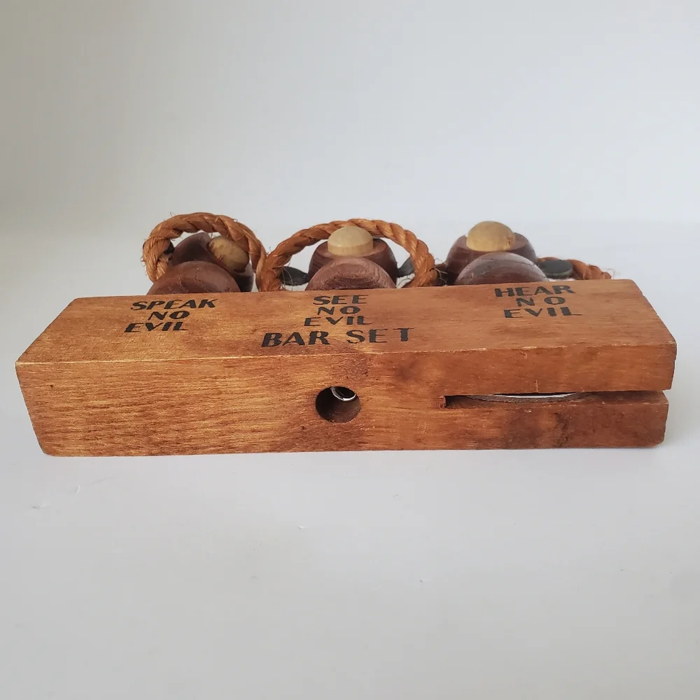 Vintage Wooden Monkeys Bar Tool Set Hear No Evil • See No Evil • Speak No Evil - Picture 7 of 11